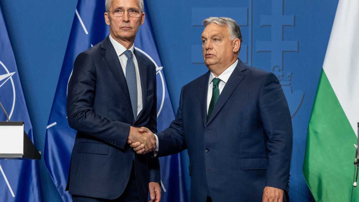 Immagine di Orbán esclude aiuti all’Ucraina via Nato, crea un fronte “pacifista” filorusso e occhieggia a Ecr