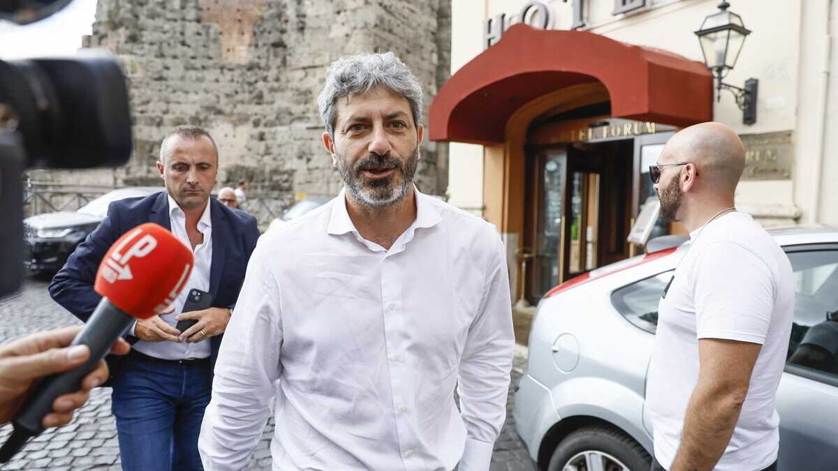 Immagine di Fico (M5s): "Faremo riflessioni interne. Conte? Non è un problema di leadership"