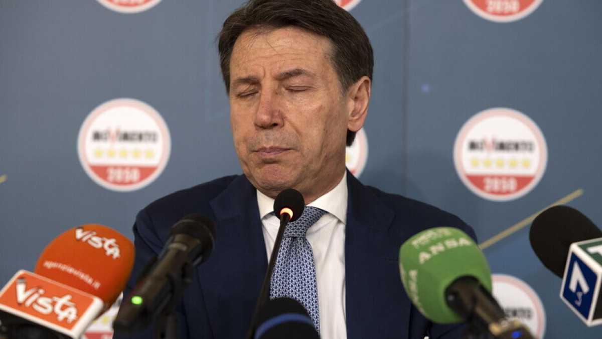 Immagine di Seduta di psicanalisi nel M5s dopo il flop: “Ma Conte non si tocca”. E Dibba attacca