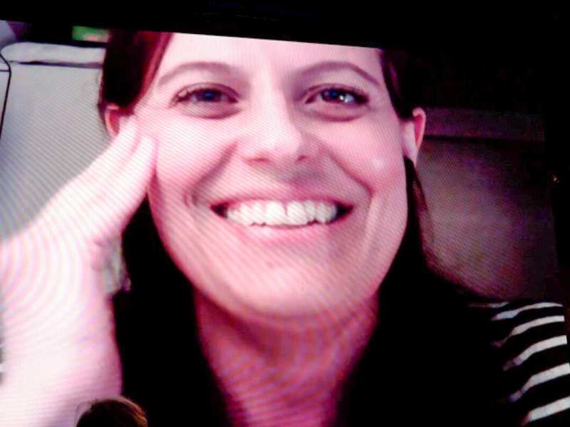 Ilaria Salis è libera: tolto il braccialetto elettronico