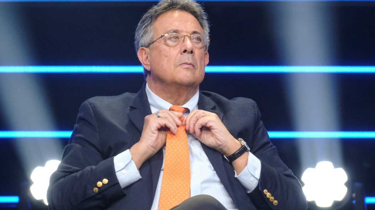 Immagine di La Rai del "narciso" Sergio. L'exit: spedirlo a Ferrovie (dopo il rifiuto del Ragioniere dello stato)