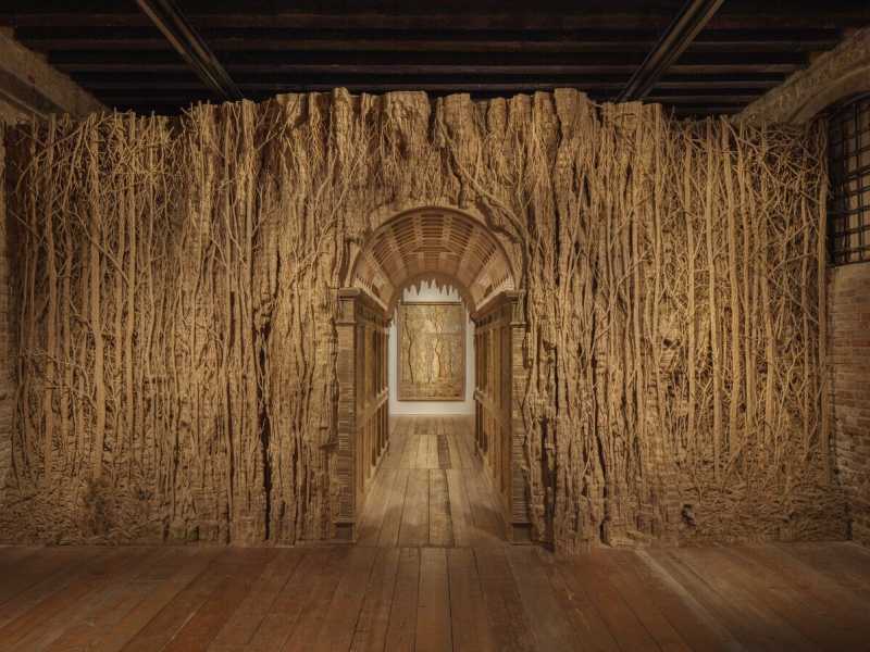 Un'installazione di Eva Jospin