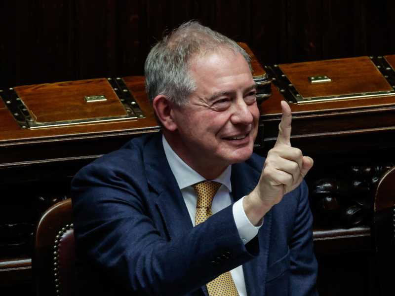 Continuavano a chiamarlo Adolfo Urss. In difesa di un soprannome