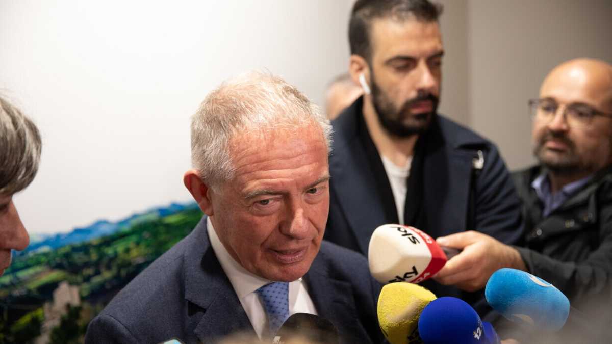 Immagine di Adolfo Urso fra i politici denunciatori, che sono agli antipodi del cristianesimo