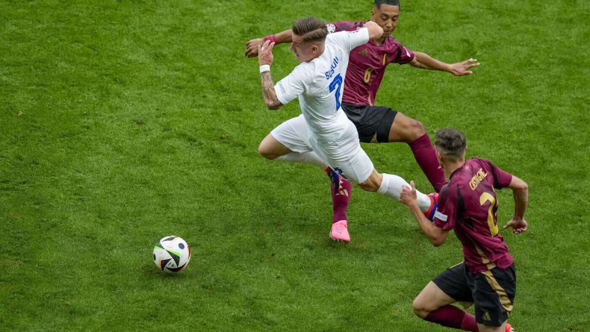 Immagine di L’asimmetria in campo di Euro 2024 dove si torna a giocare a pallone