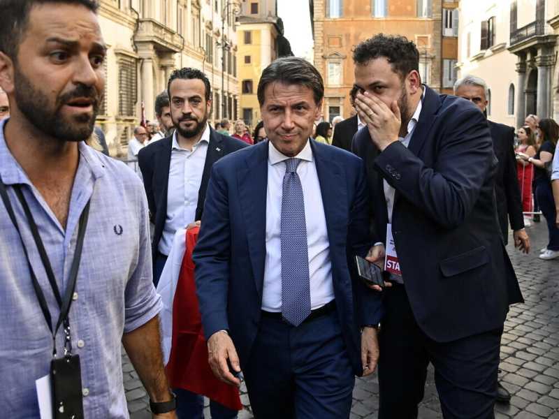 Da Grillo a Bankitalia che stronca il Superbonus. Quanti guai per Conte