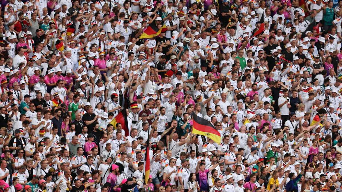 Immagine di Urge una scorta di alcol per il secondo turno di Euro 2024