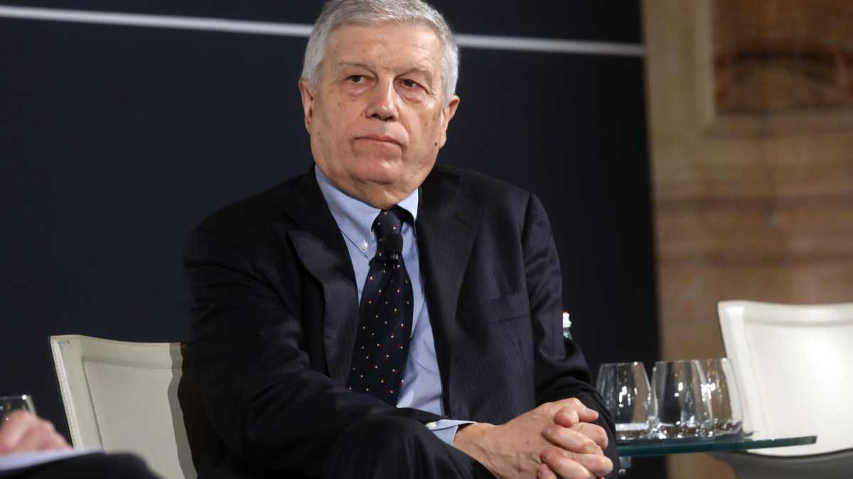 Immagine di La rivoluzione del "ritorno all’oralità", dal podcast in poi. Parla Aldo Grasso