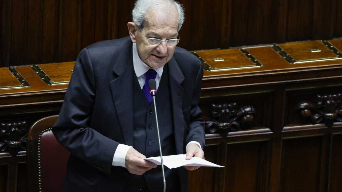 Immagine di Violante: “La destra va dritta e la sinistra pensa solo ai referendum, le riforme non si fanno così”