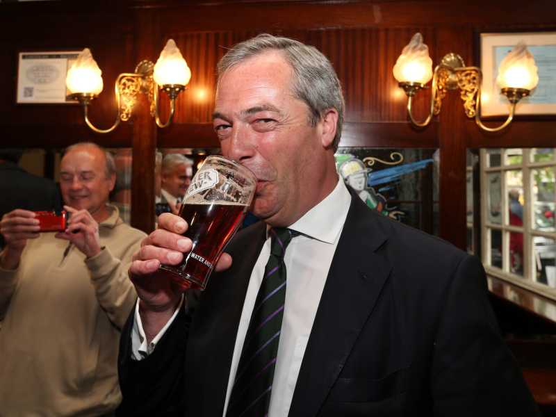 Il flop di Farage che si traveste da ultras per inseguire il suo elettorato