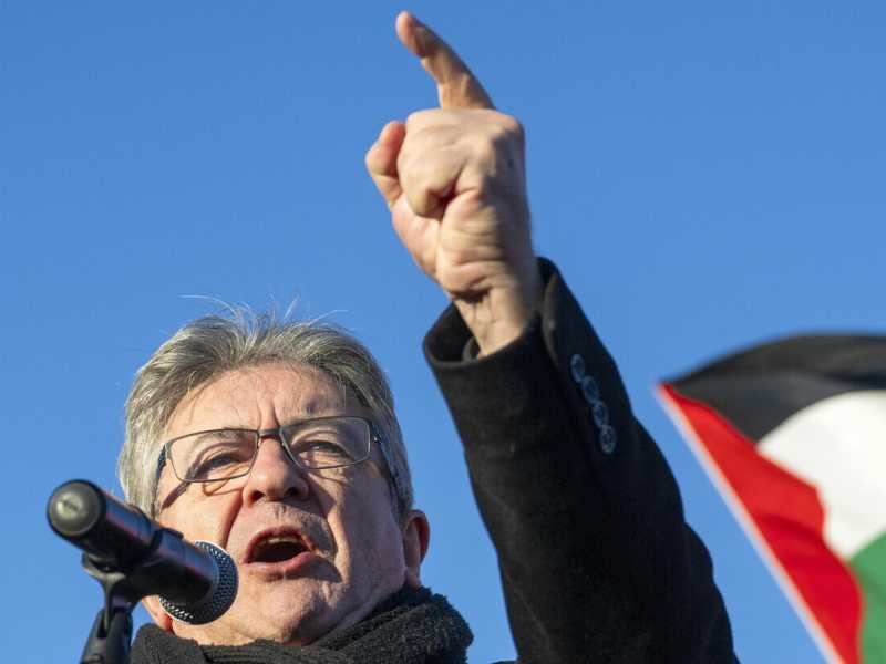 Jean-Luc M&eacute;lenchon, il leader della France Insoumise - foto Ansa