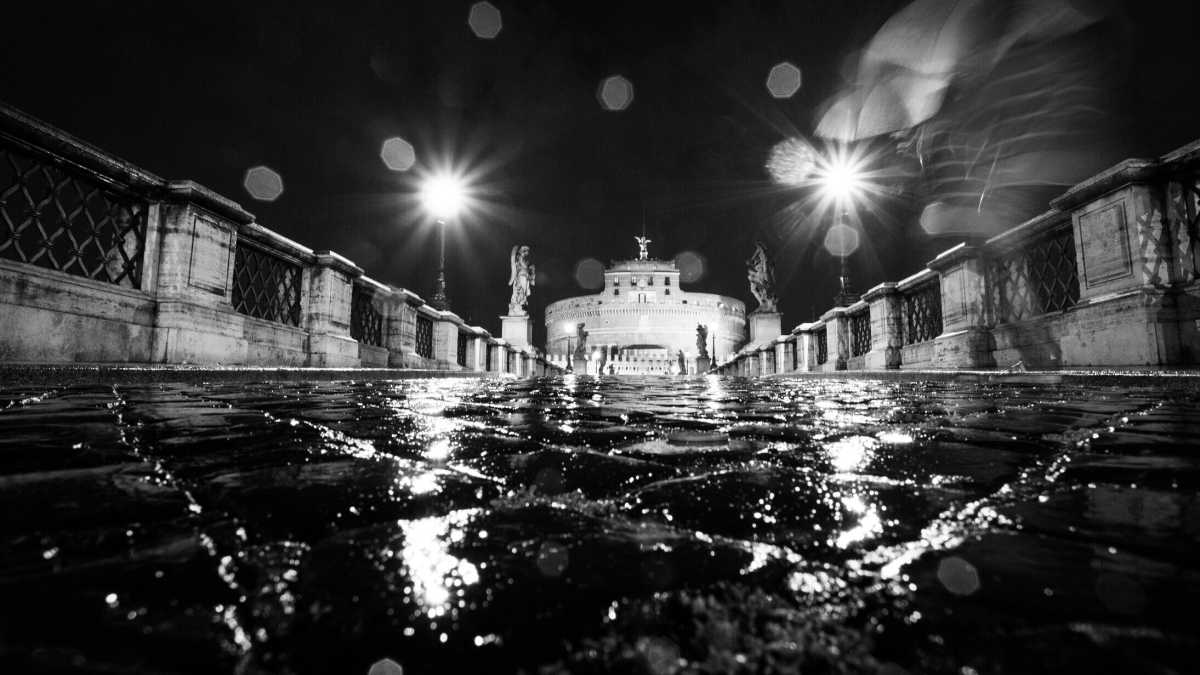 Immagine di La città e la solitudine. Abbandoni, suicidi e disperazione