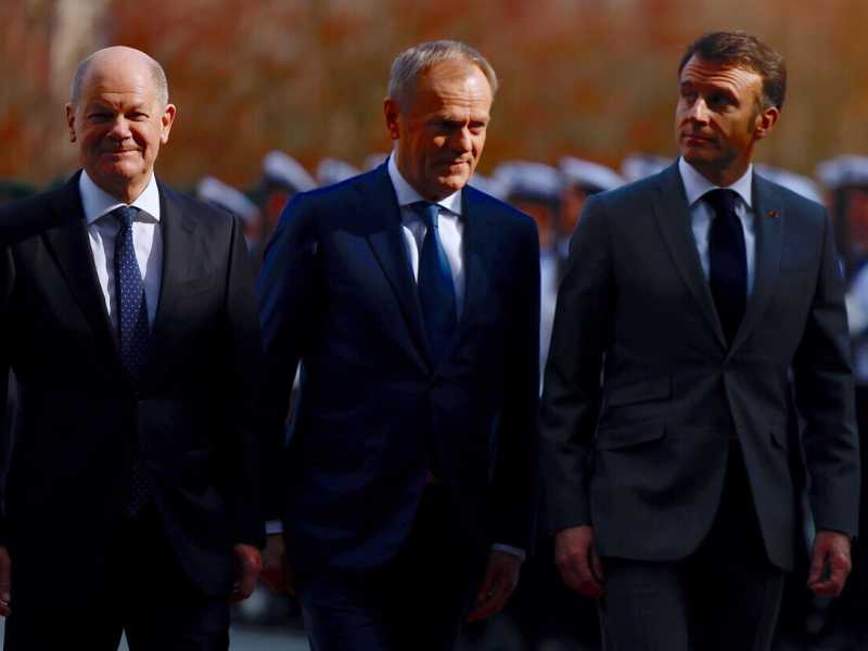 Olaf Scholz, Donald Tusk ed Emmanuel Macron (Ansa)&nbsp;<br />