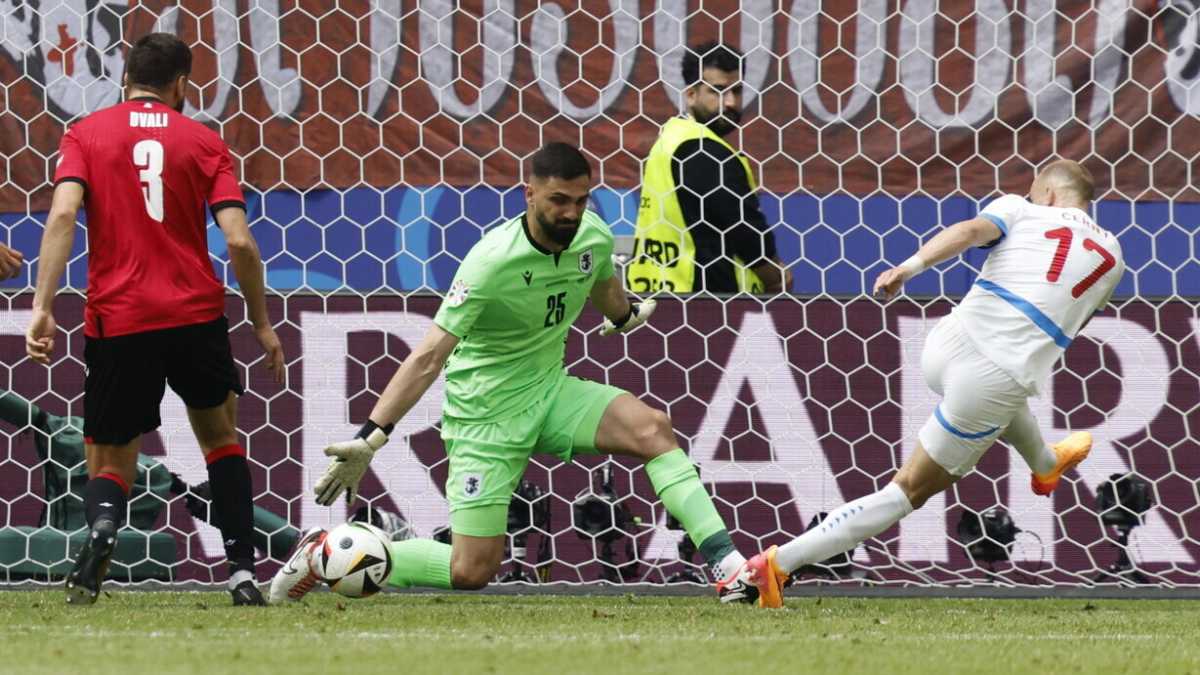 Immagine di Nell'Europeo degli autogol arriva il primo storico punto della Georgia. E la lezione di Martin Adam
