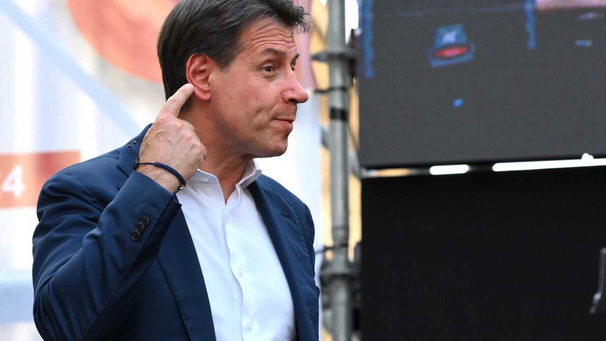 Immagine di La nemesi di Conte. “Fa il radicale ma non è credibile come leader antisistema”. Parlano Gigliuto e Panarari