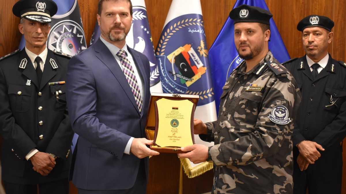 Immagine di Progetti fermi, abusi e molestie. L’Ue indaga sul direttore di Eubam in Libia