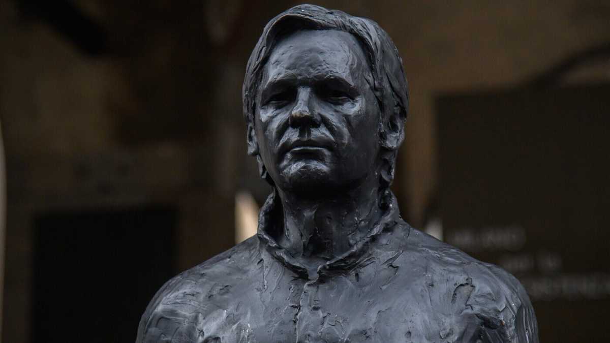 Immagine di Niente monumenti per Assange