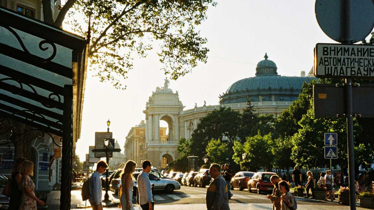 Immagine di L’universo fra le pagine dei libri. Tre storie con Odessa al centro