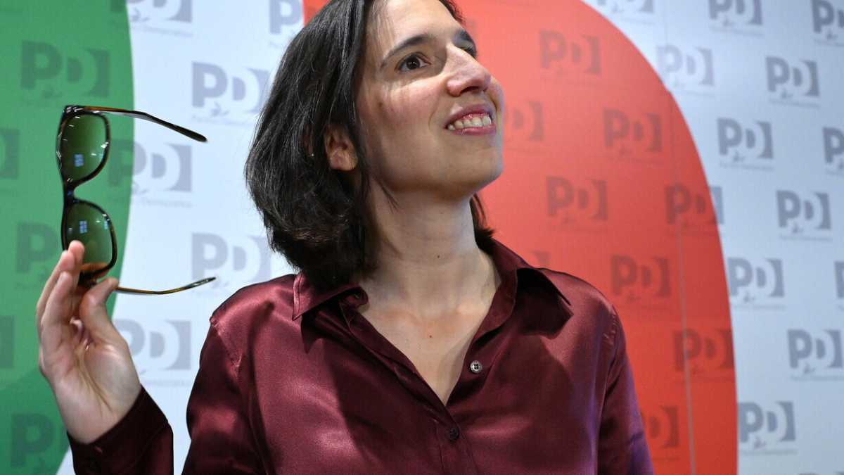 Immagine di Schlein al sole: si scatena contro Meloni, mette in riga Conte, sogna il colpo in Umbria