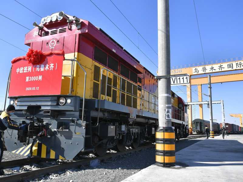Il treno espresso Cina-Europa che parte da Urumqi per l'Uzbekistan (foto di Yang Huafeng/China News Service via Getty Images)&nbsp;<br />