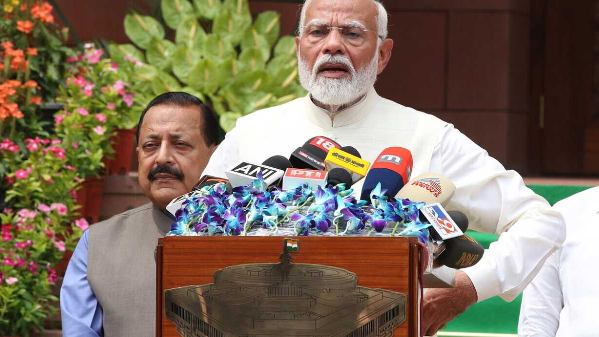 Immagine di Narendra Modi vola dal suo amico Putin, ma in fondo abbraccia l'America