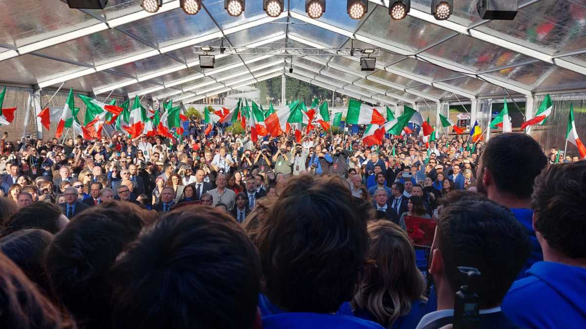 Immagine di Peggio degli adolescenti fascisti è il balbettio stordito di Fratelli d’Italia sul caso Gn