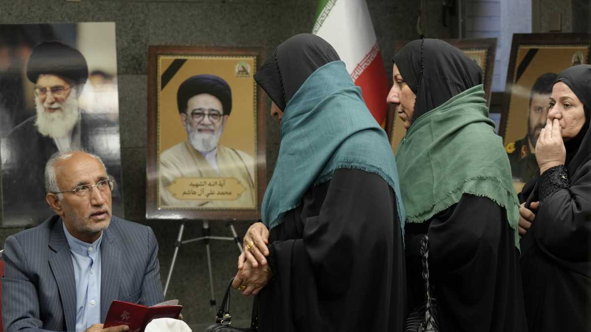 Immagine di L’Iran al ballottaggio. Tra sospetti e sfiducia per ora vince l’astensionismo