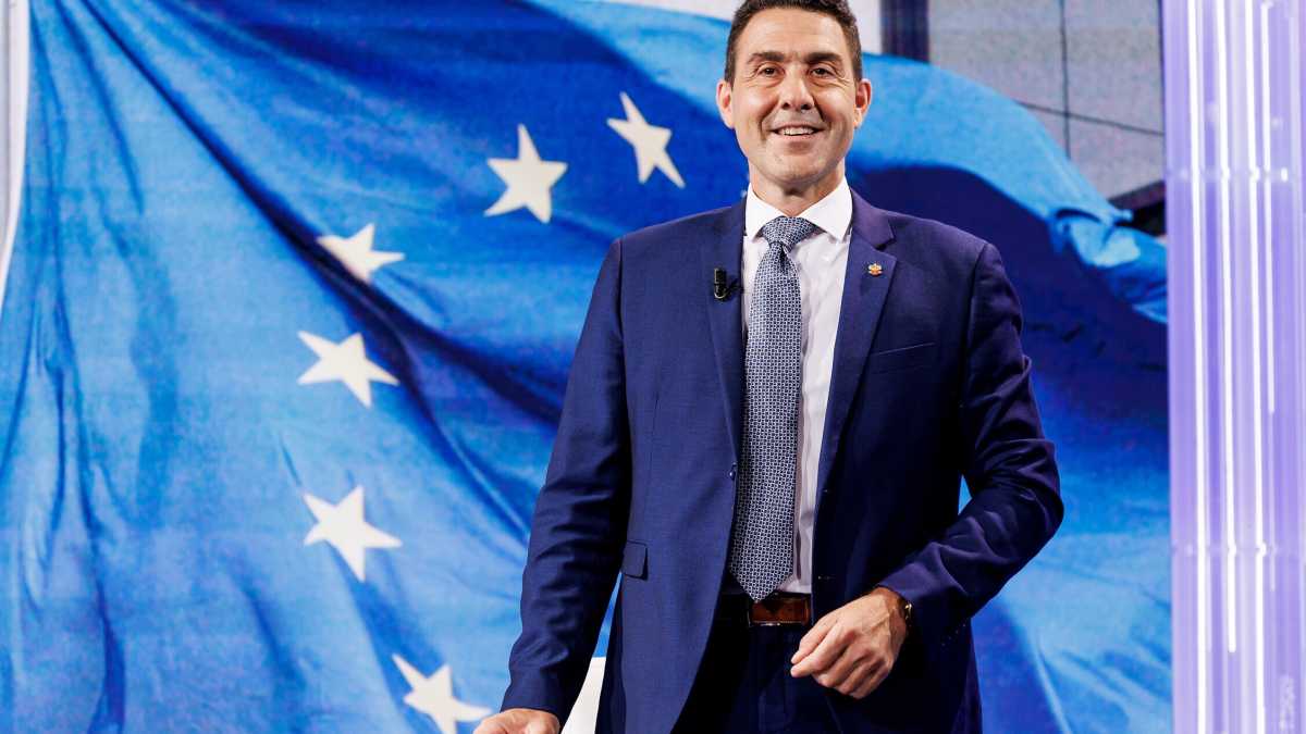 Immagine di Parla l'avvocato di Vannacci: "C'è il diritto di dire cazzate. Ha migliaia di querele"