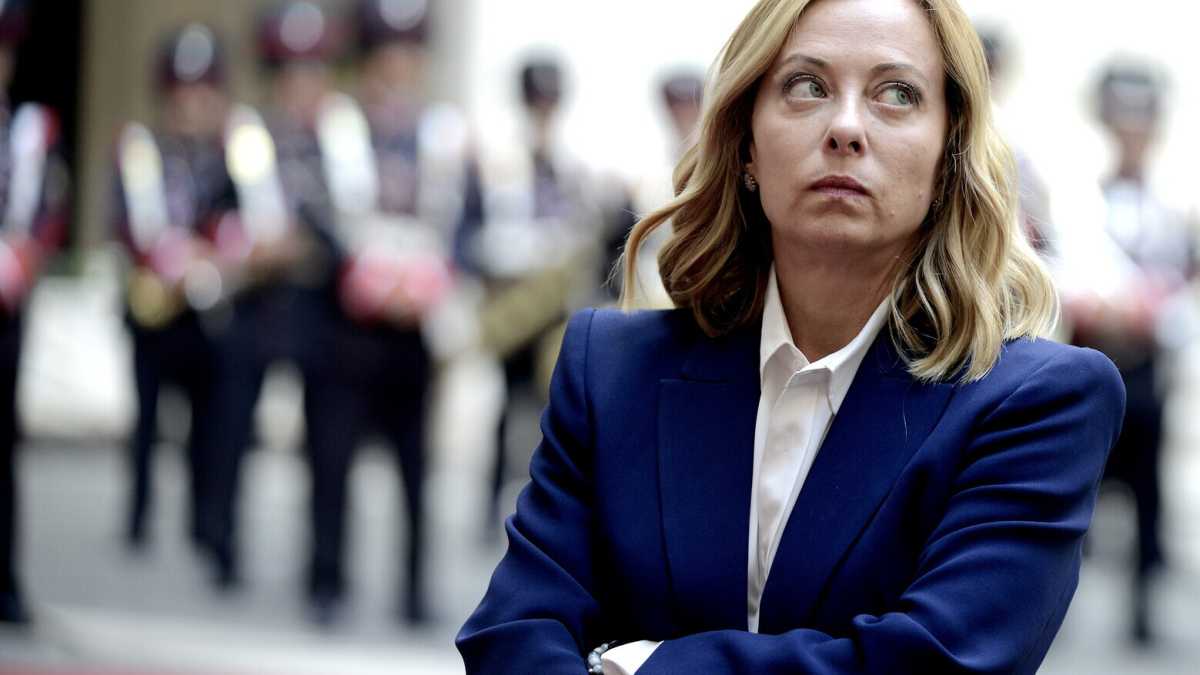 Immagine di "Via i nostalgici". Meloni ci riprova per la terza volta. E Antoniozzi: "Chi sbaglia a Lourdes"