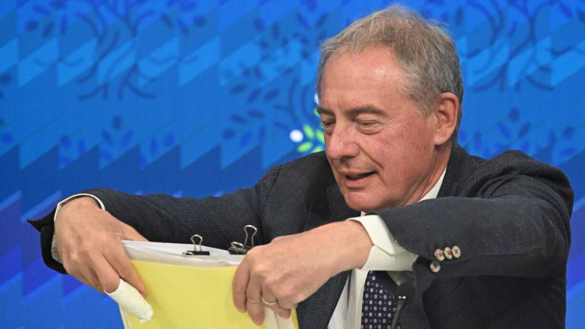 Immagine di Adolfo Urso vola a Pechino