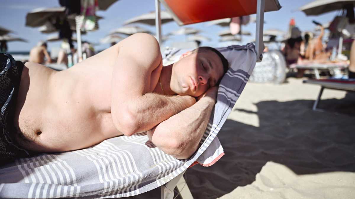 Immagine di Beati i pigri, che quest'estate saranno riabilitati
