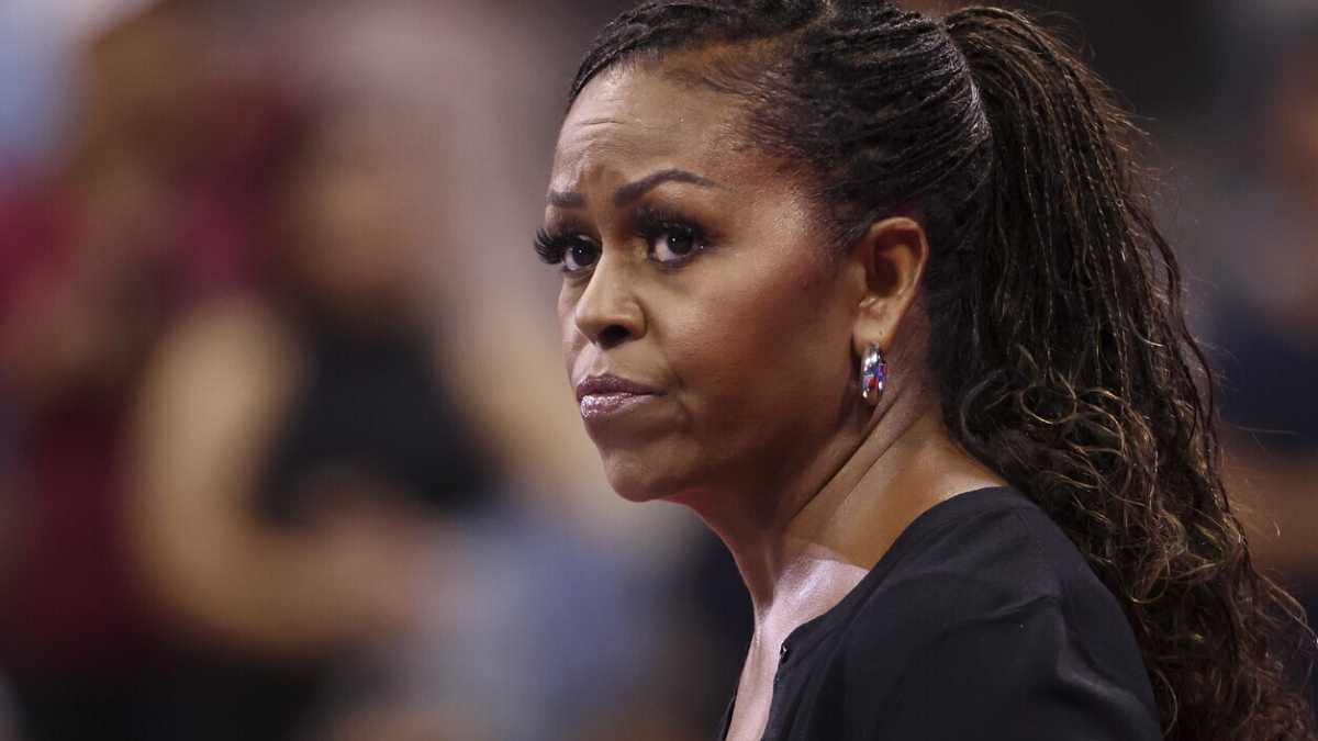 Immagine di Michelle Obama sarebbe in grado di far scomparire l'arancione maschio alfa tingendolo di nero