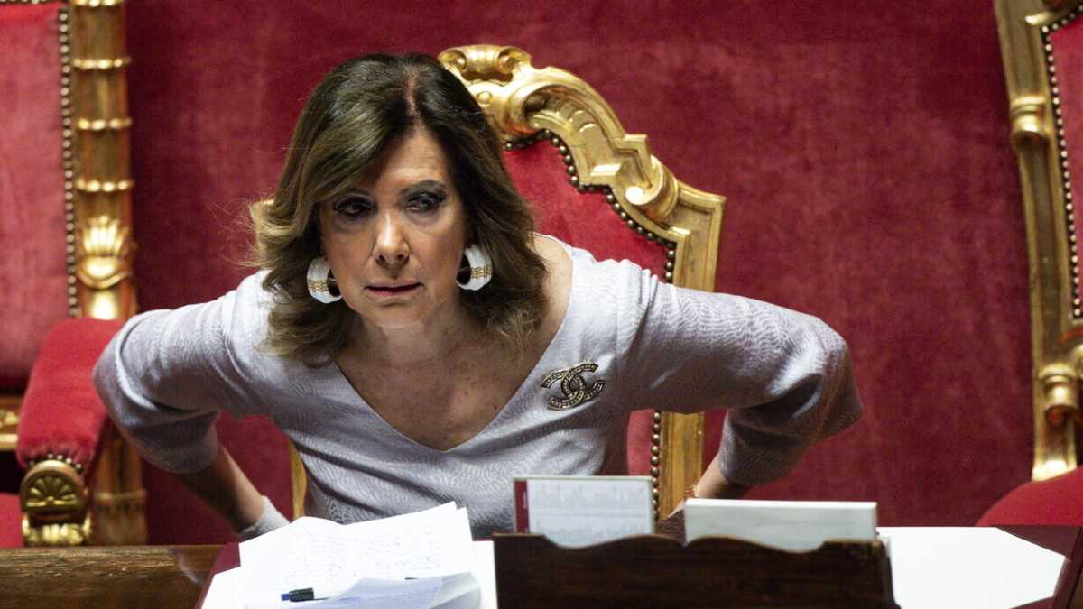 Immagine di Il Mattarellum per convincere Mattarella. L’idea di Casellati