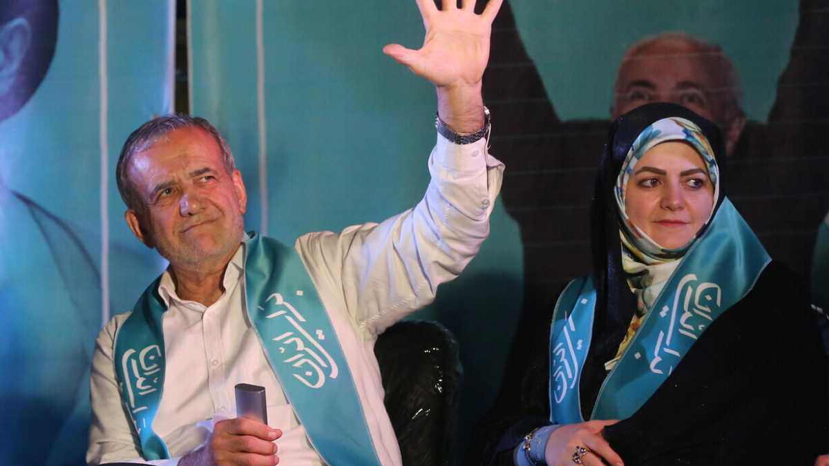 Immagine di In Iran vince il “dottore” Pezeshkian