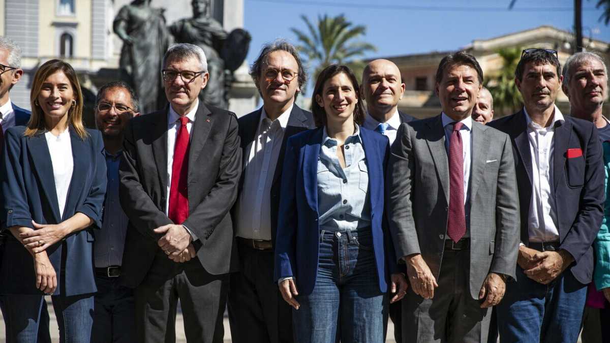 Immagine di Schlein firma il referendum contro l'Autonomia con Conte e Boschi