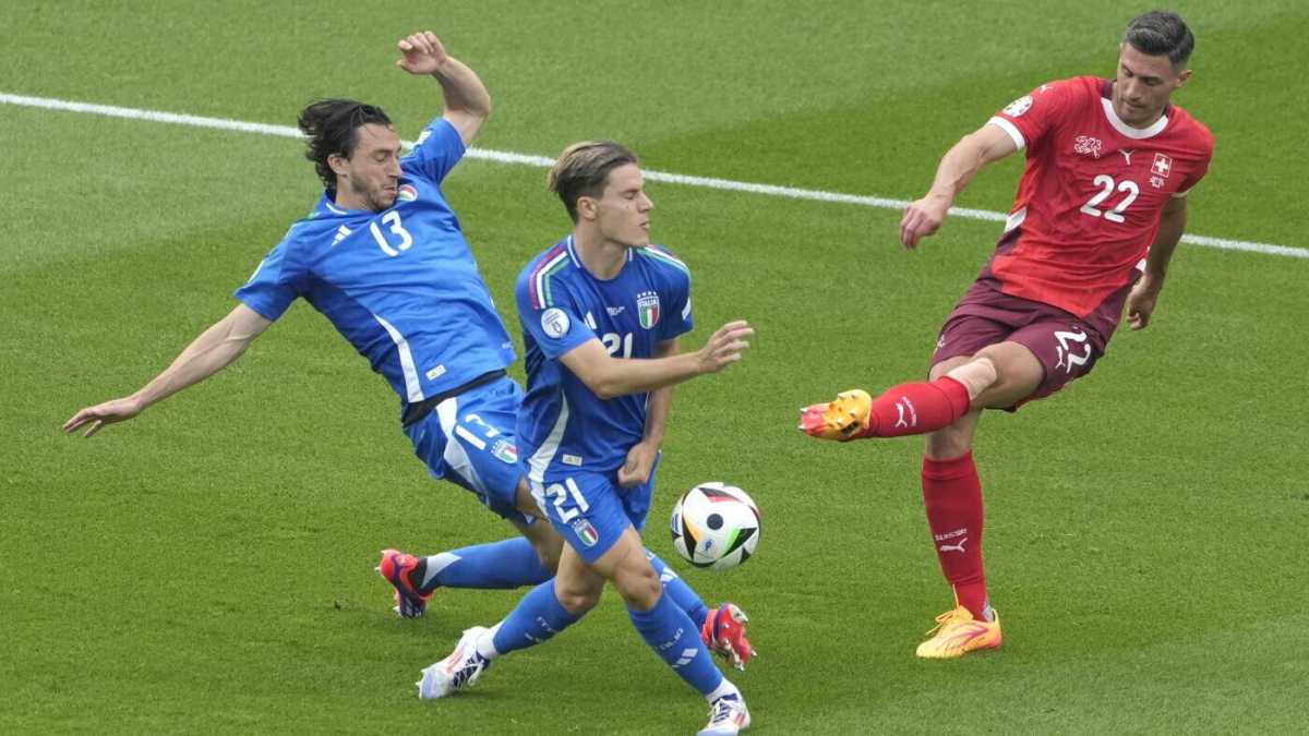 Immagine di Capuano: “Ci serve un numero massimo di stranieri”
