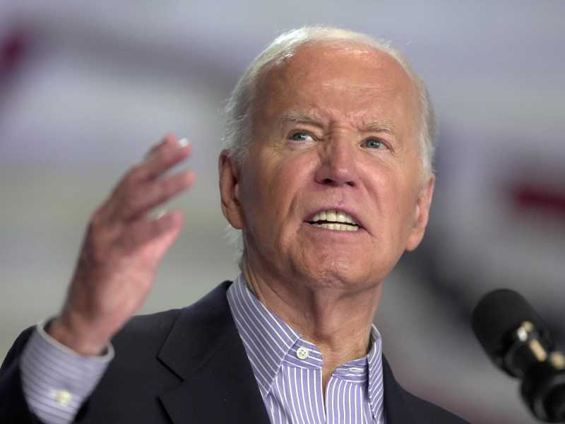 Biden non molla: "Mi ritirerei solo se me lo chiedesse il Padre eterno"
