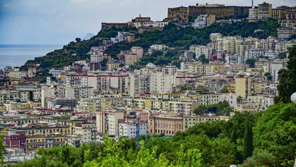 Immagine di Dal paese a Napoli, tutta un’altra vita