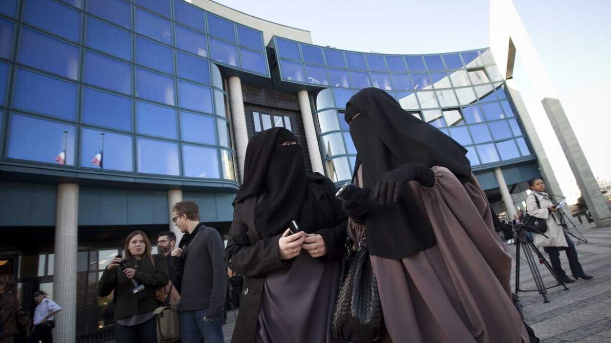 Immagine di Francia indomita? No, Francia sottomessa: dall'avanzata delle donne velate