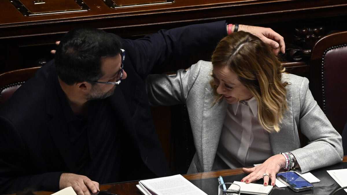 Immagine di Salvini si gode i Patrioti orbaniani e avverte Meloni: "Il sì a Ursula è l'inizio della sua fine"
