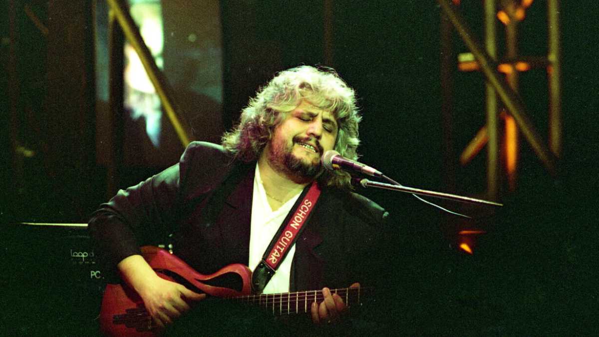 Immagine di Il funk arabeggiante di Bassolino: un inno al Neapolitan Power di Pino Daniele & Co