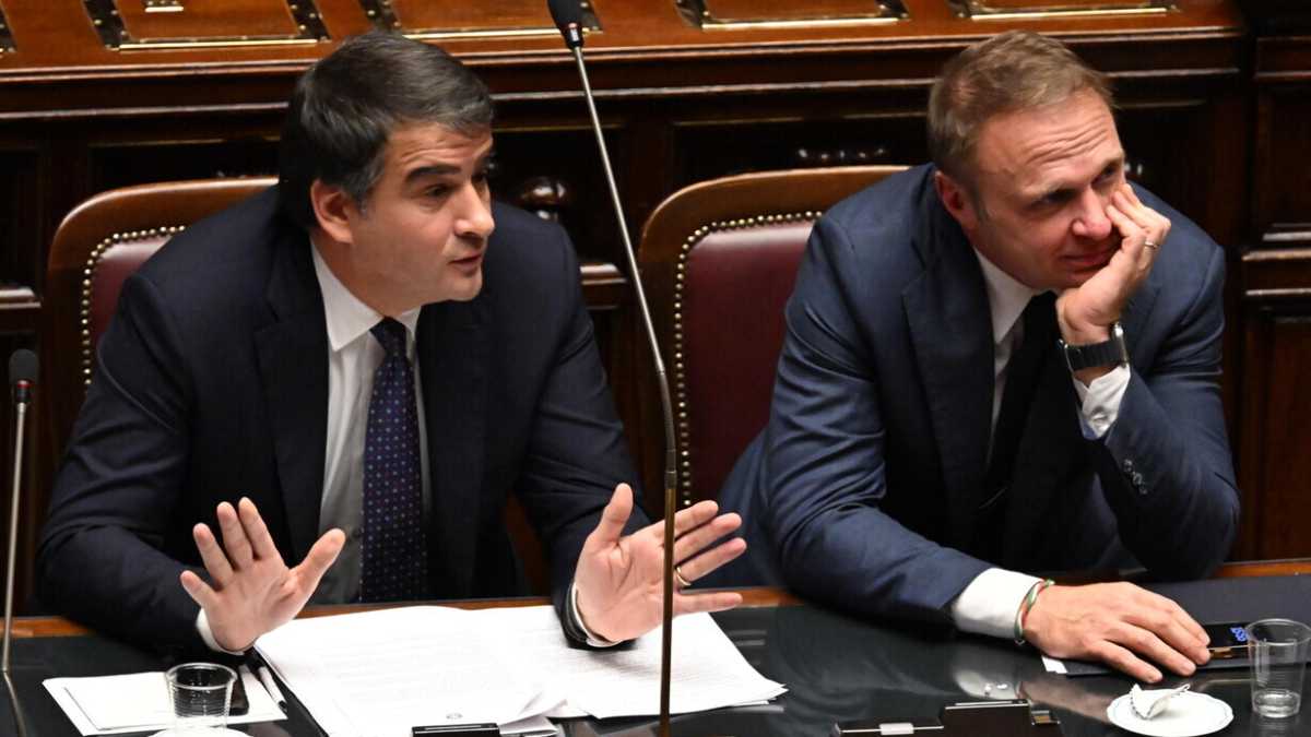 Immagine di "My name is Lollo": il ministro studia l'inglese. È il piano B di Meloni come commissario Ue