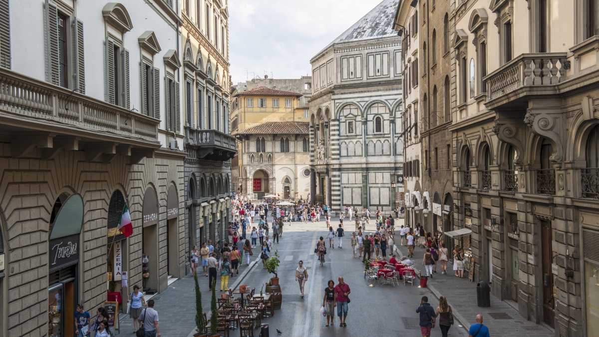 Immagine di Colpire Arbnb non aiuta a risolvere i guai dell’overtourism. Il caso Firenze