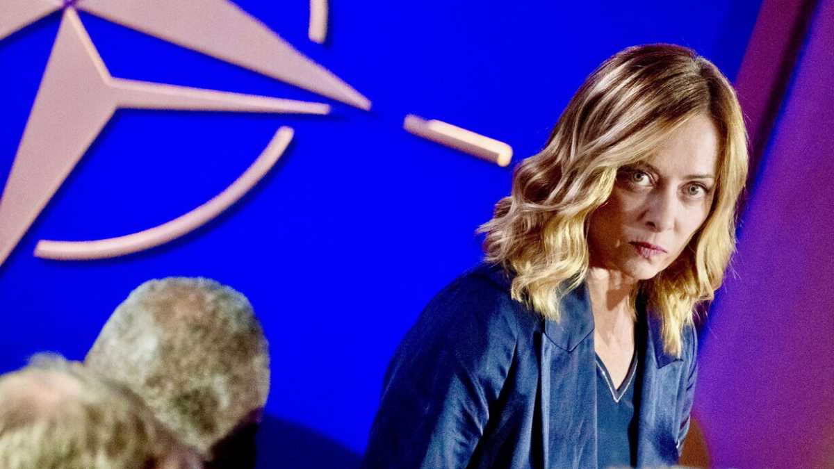 Immagine di Meloni: "Italia al fianco di Kyiv". Ma dalla Lega: "Aumentare le spese militari serve solo a escalation"