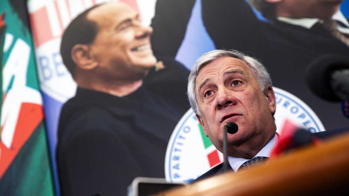 Immagine di Tajani pensa al presente di Forza Italia, la famiglia Berlusconi al futuro