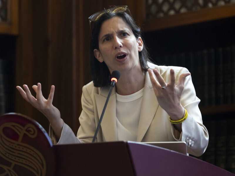 “Quale prezzo pagano le donne al premierato?”, si chiede Schlein. E ce lo chiediamo pure noi