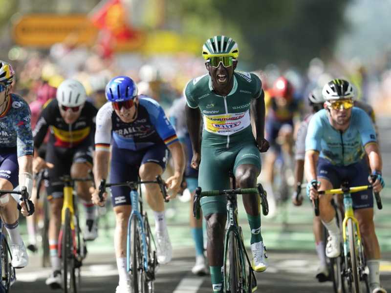 Biniam Girmay ha vinto anche la 12a tappa del Tour de France 2024 (foto Ap, via LaPresse)