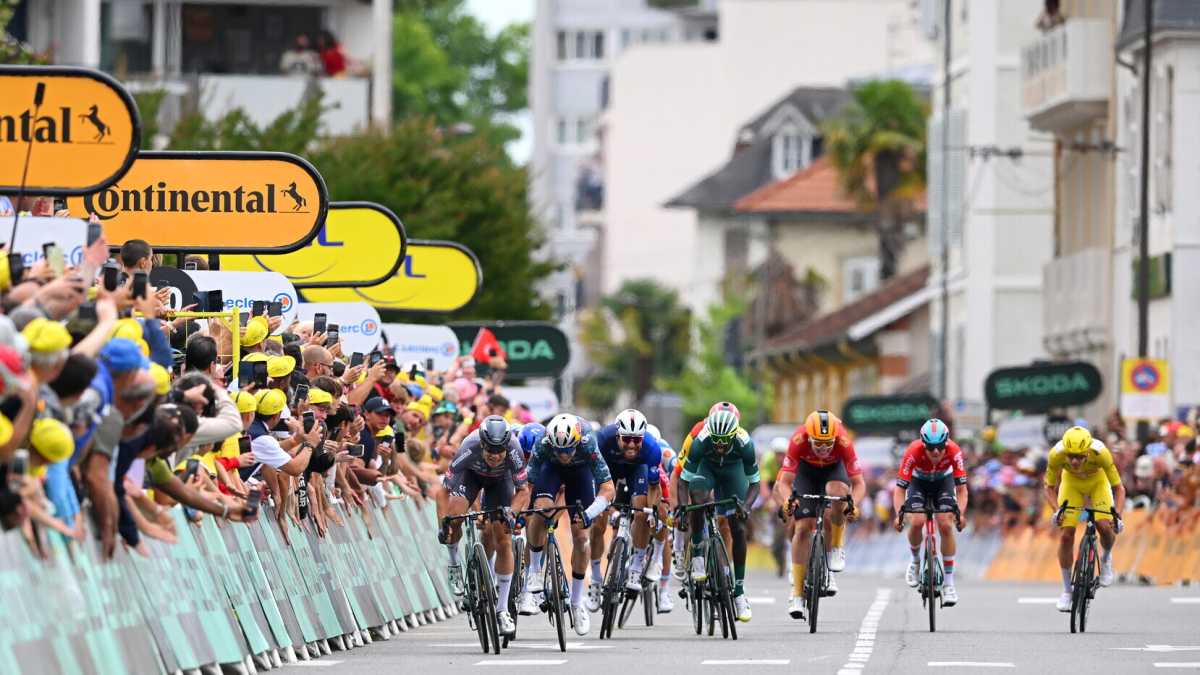Immagine di Tour de France. Jasper Philipsen è il più veloce a domare le bizzose strade d'Aquitania
