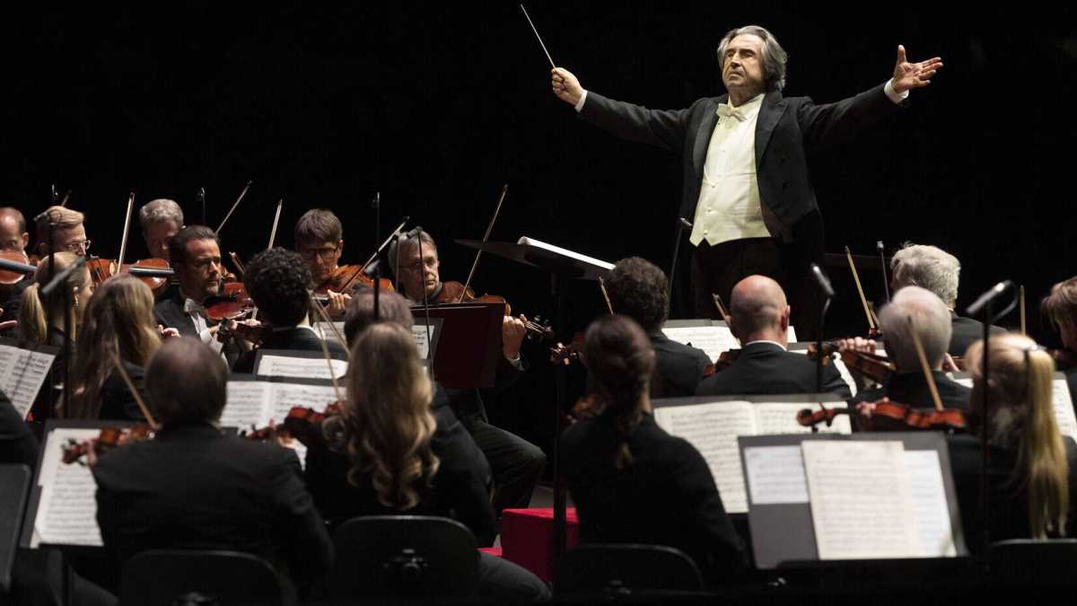 Immagine di Mozart e Schubert con Muti e i Wiener Philharmoniker: serata memorabile a Ravenna