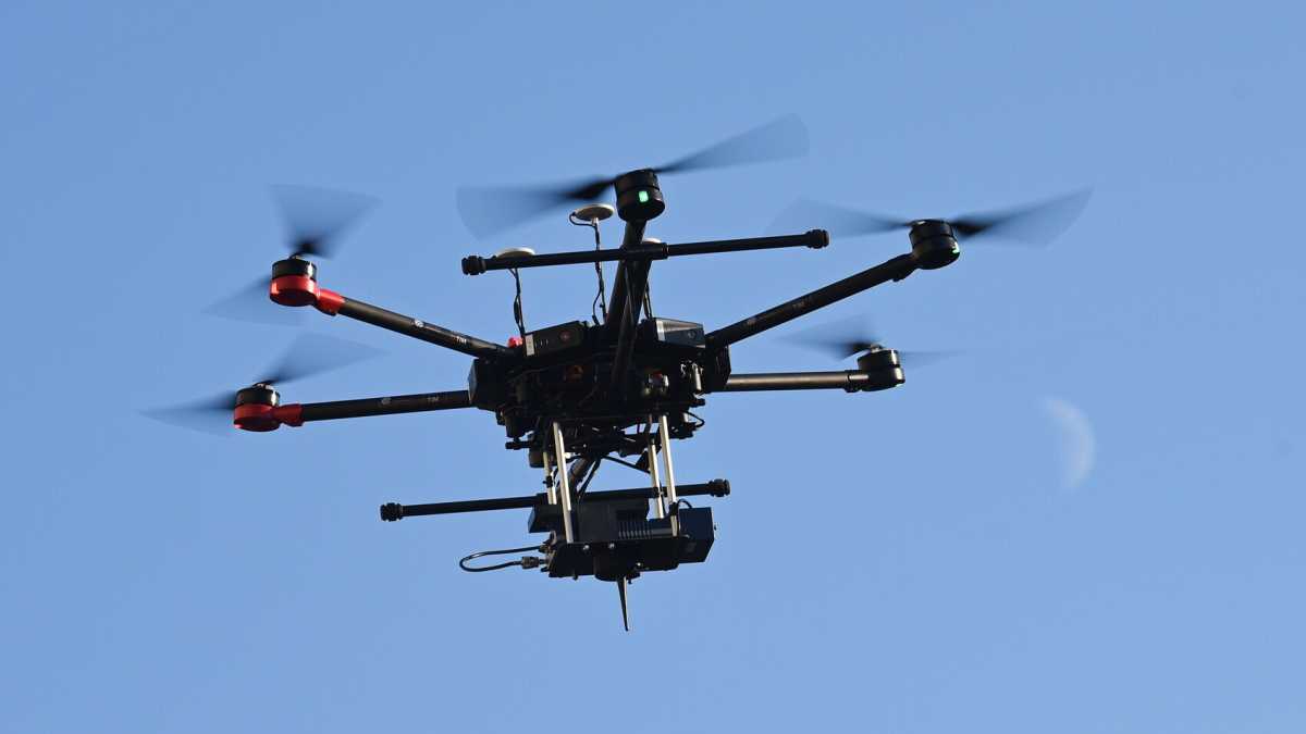 Immagine di La Corea produce un raggio laser che abbatte i droni con un dollaro e mezzo, e rivoluziona la guerra